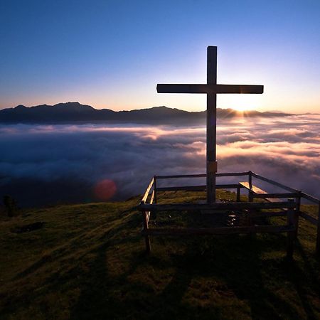 Hotel Dorfgasthof Schloesslstube Stuhlfelden Екстер'єр фото