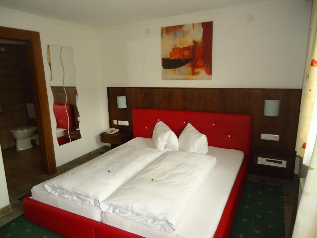 Hotel Dorfgasthof Schloesslstube Stuhlfelden Номер фото