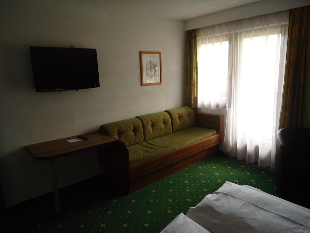 Hotel Dorfgasthof Schloesslstube Stuhlfelden Номер фото