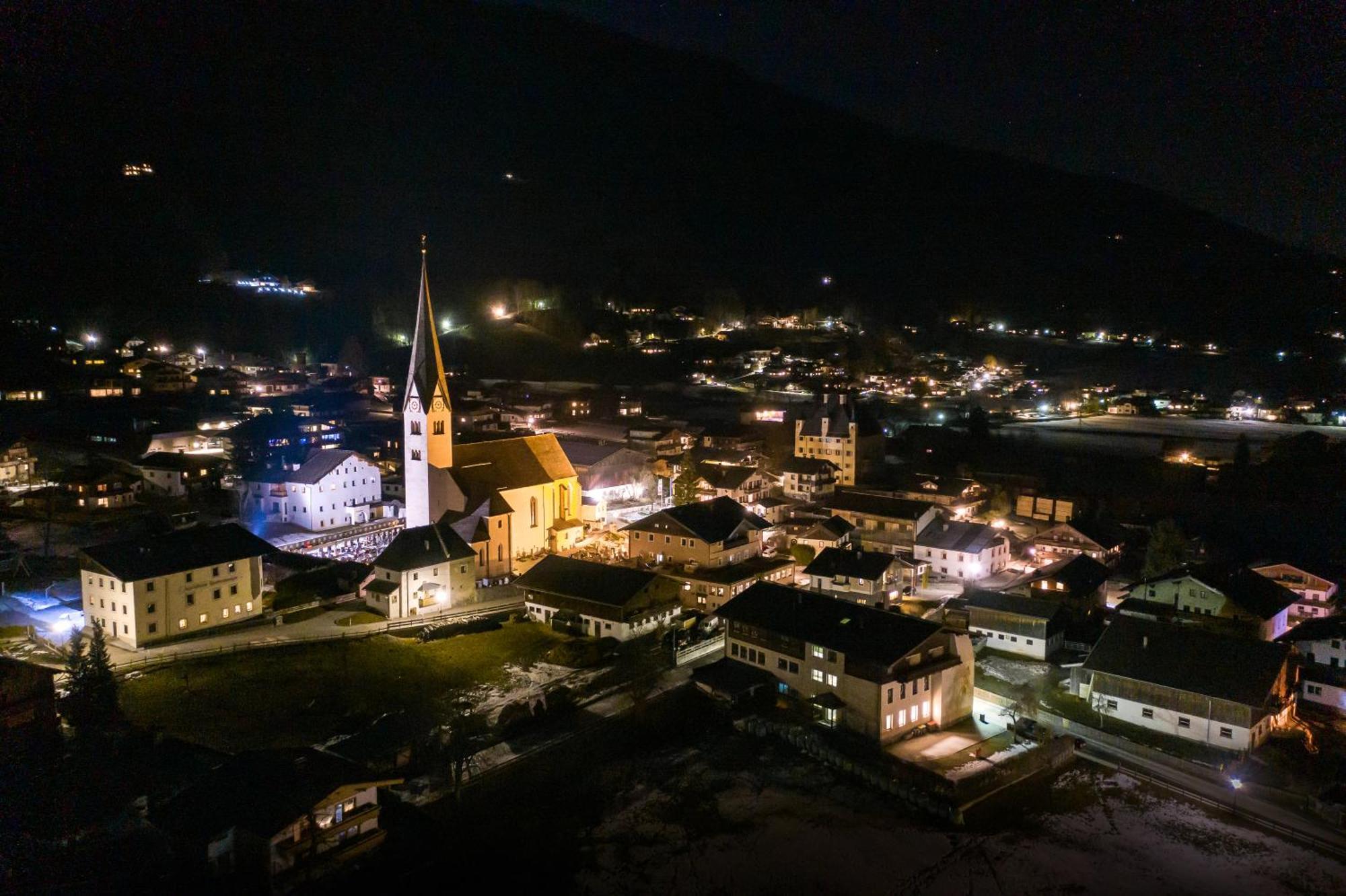 Hotel Dorfgasthof Schloesslstube Stuhlfelden Екстер'єр фото